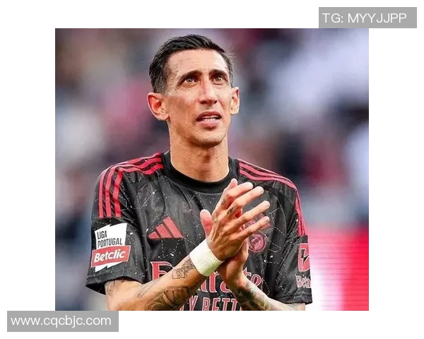 退役球星重返绿茵场以催泪足球故事点燃无数球迷情感 退役球星重返绿茵场以催泪足球故事点燃无数球迷情感