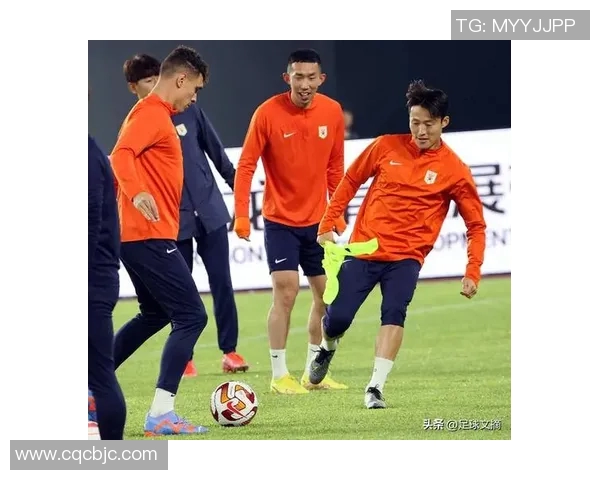 踢足球不追球的球星:为何有些球员选择不全力拼抢球权 踢足球不追球的球星:为何有些球员选择不全力拼抢球权